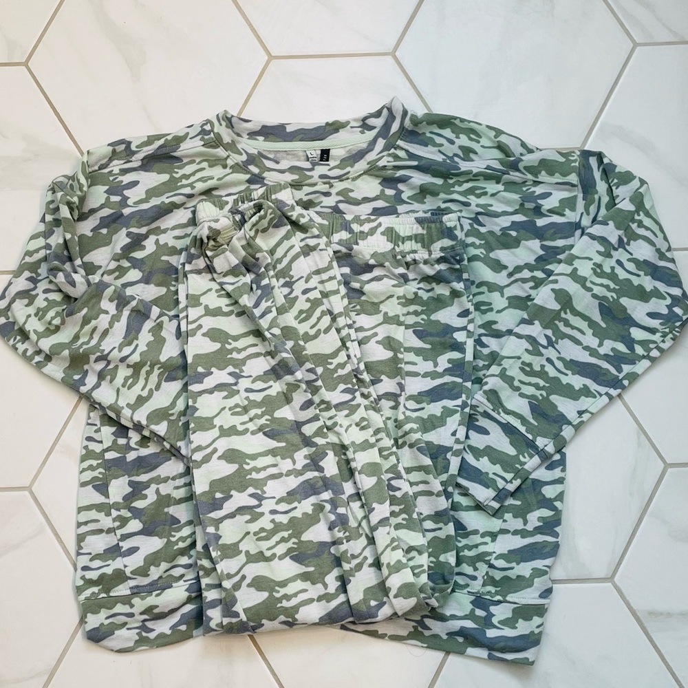 Jaclyn Intimates Camo Camouflage Jogger Set Sweats Sleep Set Lounge